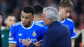 شتائم عنصرية.. مبابي يهاجم لاعبا في بنفيكا دفاعا عن زميله فينيسيوس جونيور